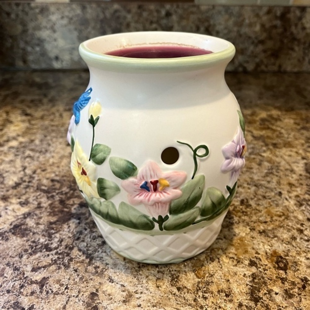 Yankee Candle Floral Trailing Flowers and Hummingbird Wax Tart Warmer - Picture 3 of 11